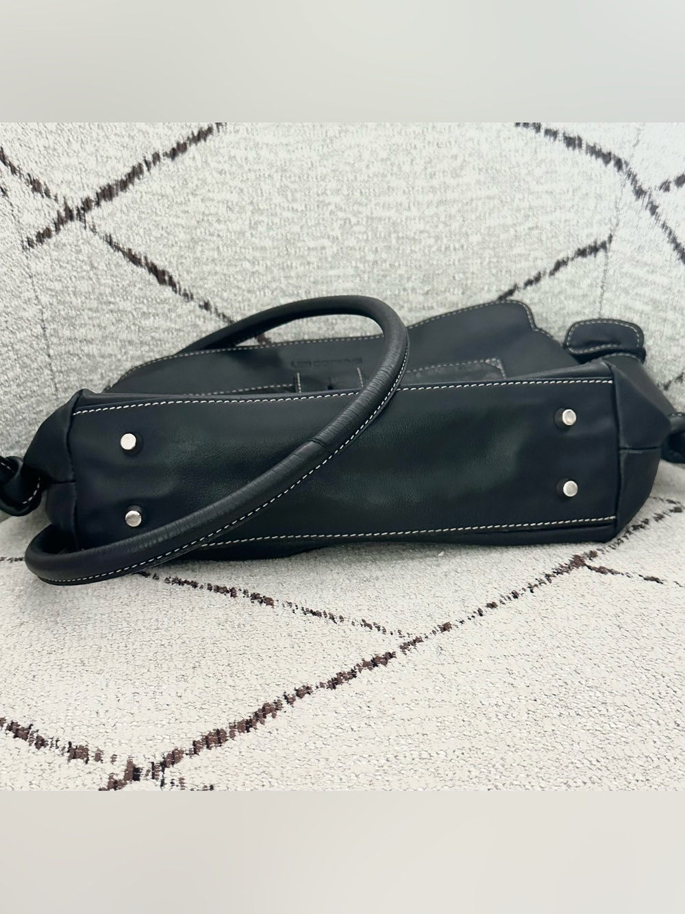 Les Copains Made in Italy Black Genuine Leather Crossbody White Stitching - Picture 8 of 9